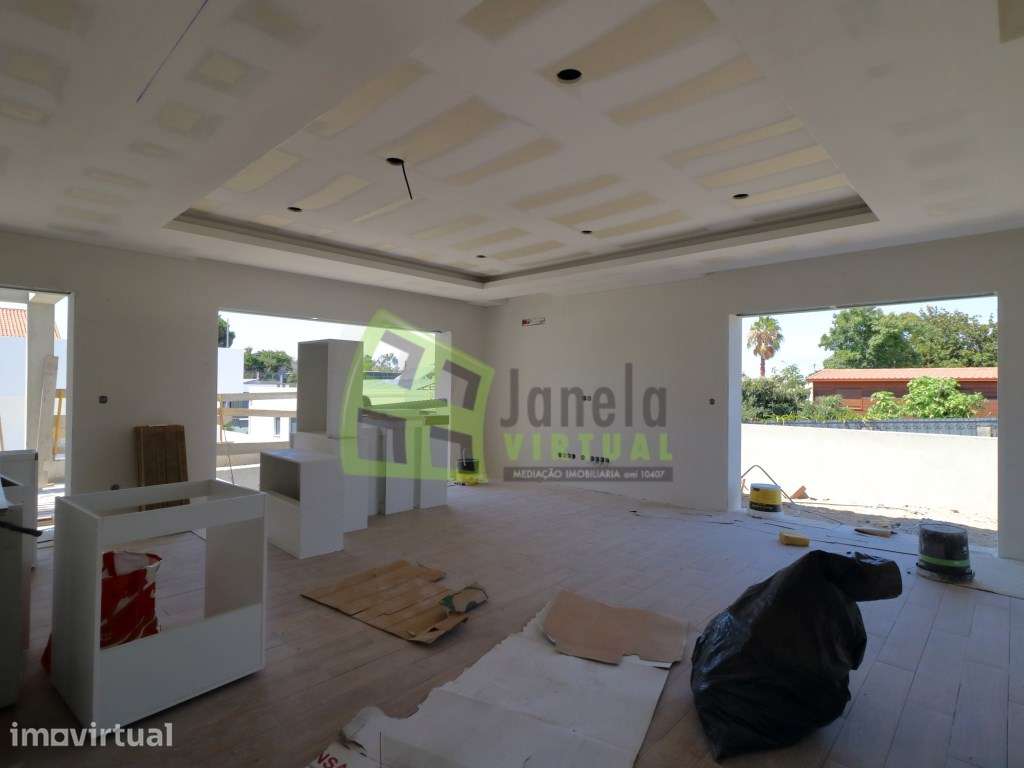 Moradia Isolada Térrea T3 com Piscina | Fernão Ferro - Grande imagem: 3/17