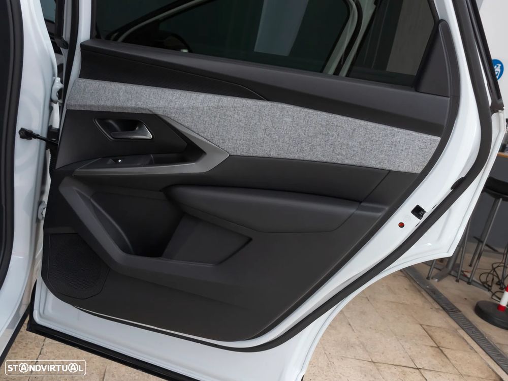 Peugeot 5008 1.2 Hybrid Allure e-DCS6 - 10