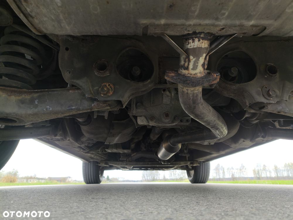 Suzuki Grand Vitara 2.0 Comfort + - 31