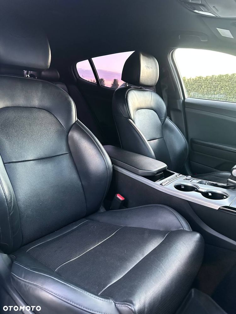 Kia Stinger - 18