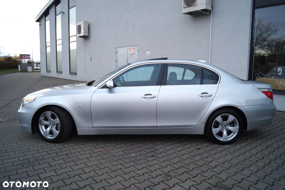 BMW Seria 5 525i - 11