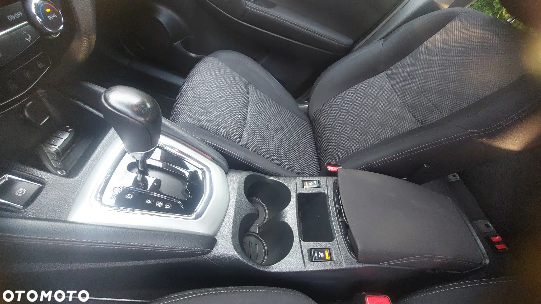 Nissan Qashqai 1.2 DIG-T Xtronic TEKNA - 8
