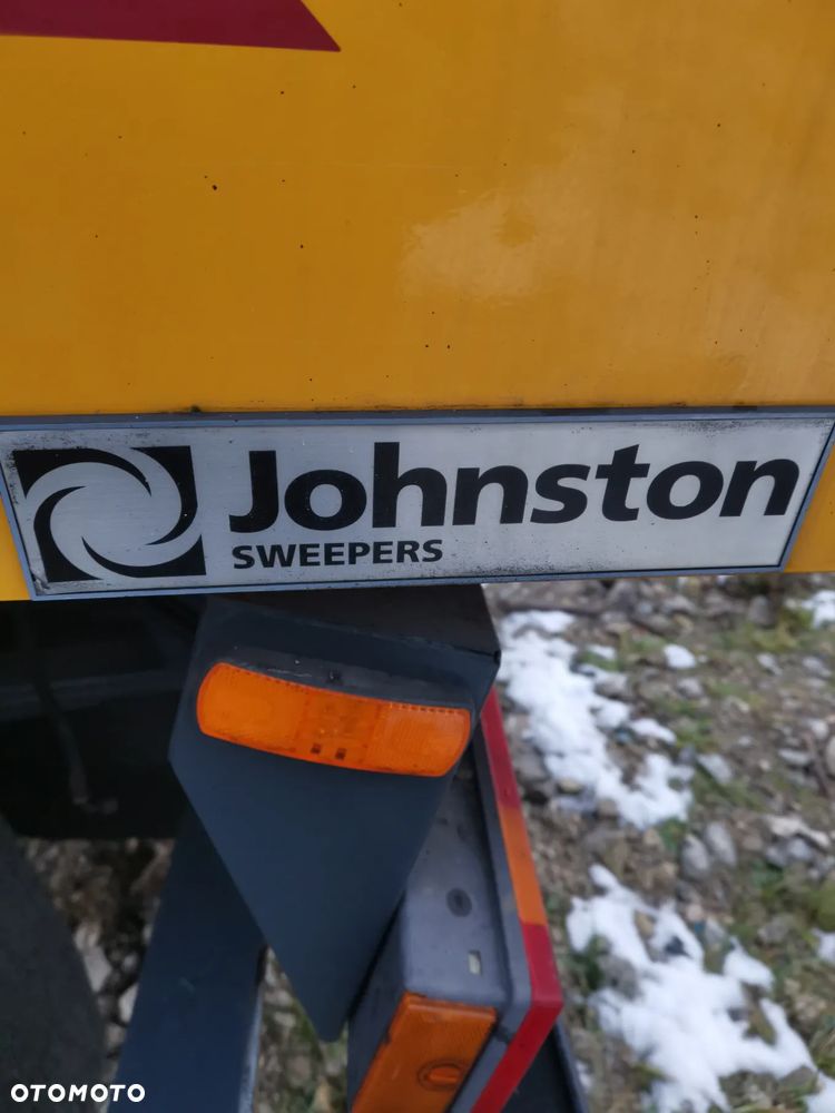 Iveco Eurocargo 180e25 zamiatarka Johanston VT800 - 11