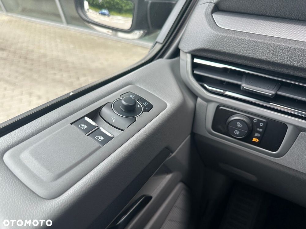 Volkswagen Nowa Caravelle Caravelle Style silnik: 2,0 l TDI 170 KM / skrzynia biegów: 8-biegowa automatyczna rozstaw osi: 3500 mm - 24