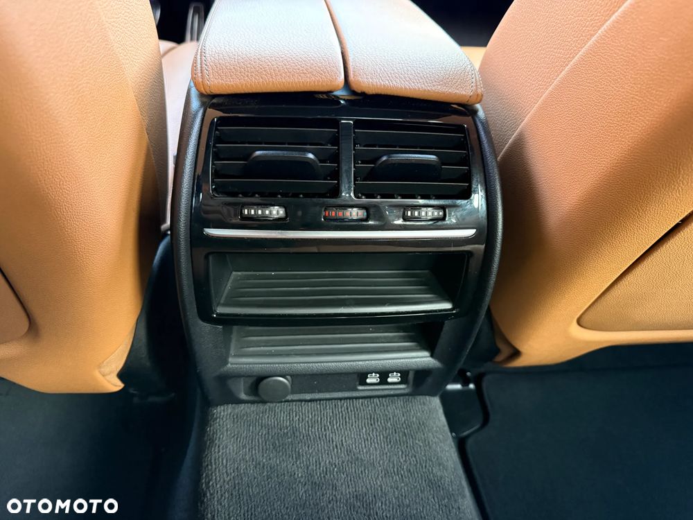 BMW Seria 5 530e iPerformance GPF Luxury Line sport - 39