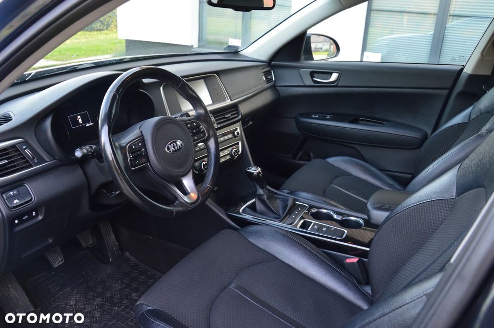 Kia Optima 2.0 L - 20