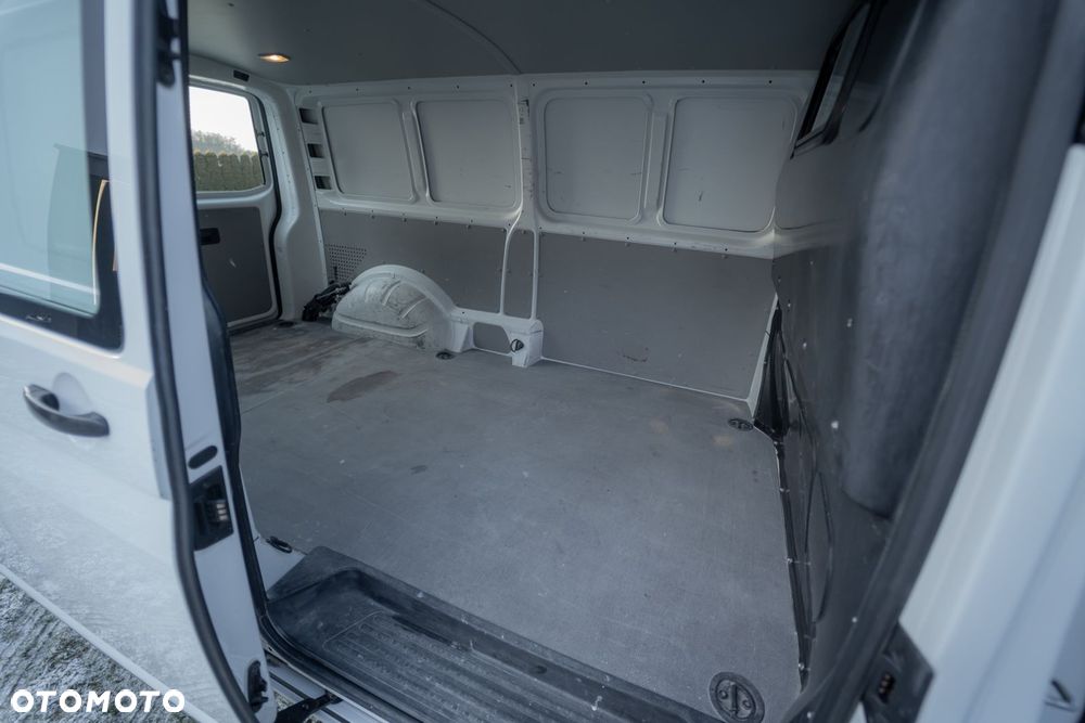 Volkswagen T6 Transporter - 25