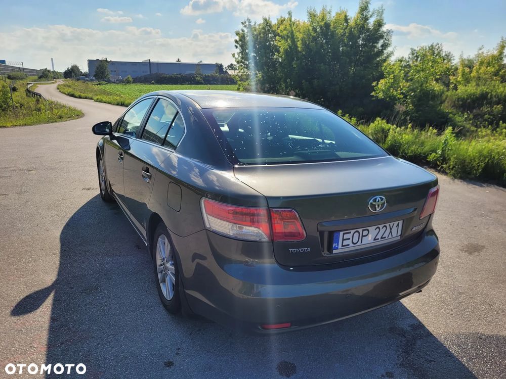 Toyota Avensis - 5