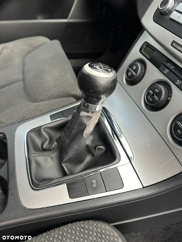 Volkswagen Passat - 24