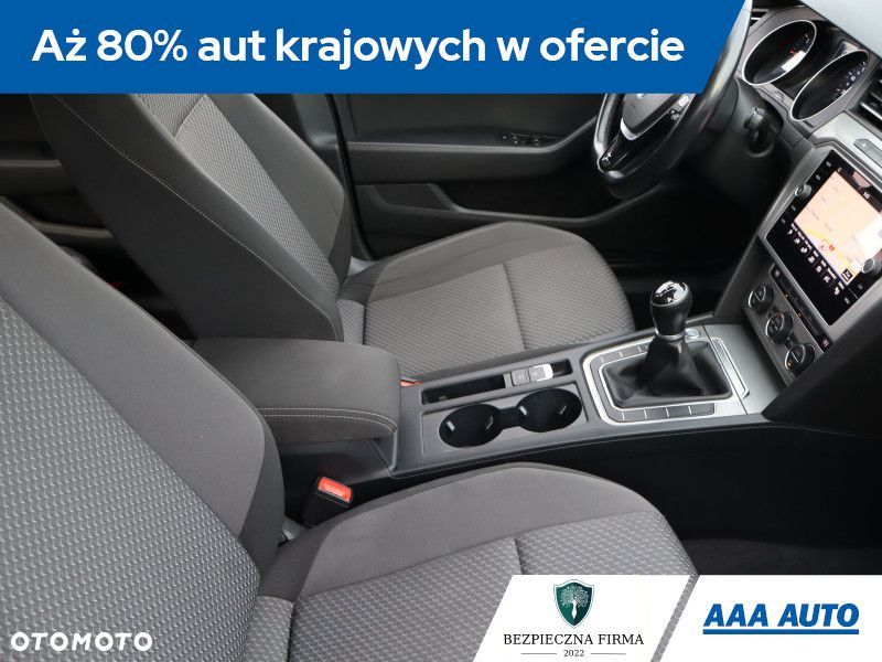 Volkswagen Passat - 10