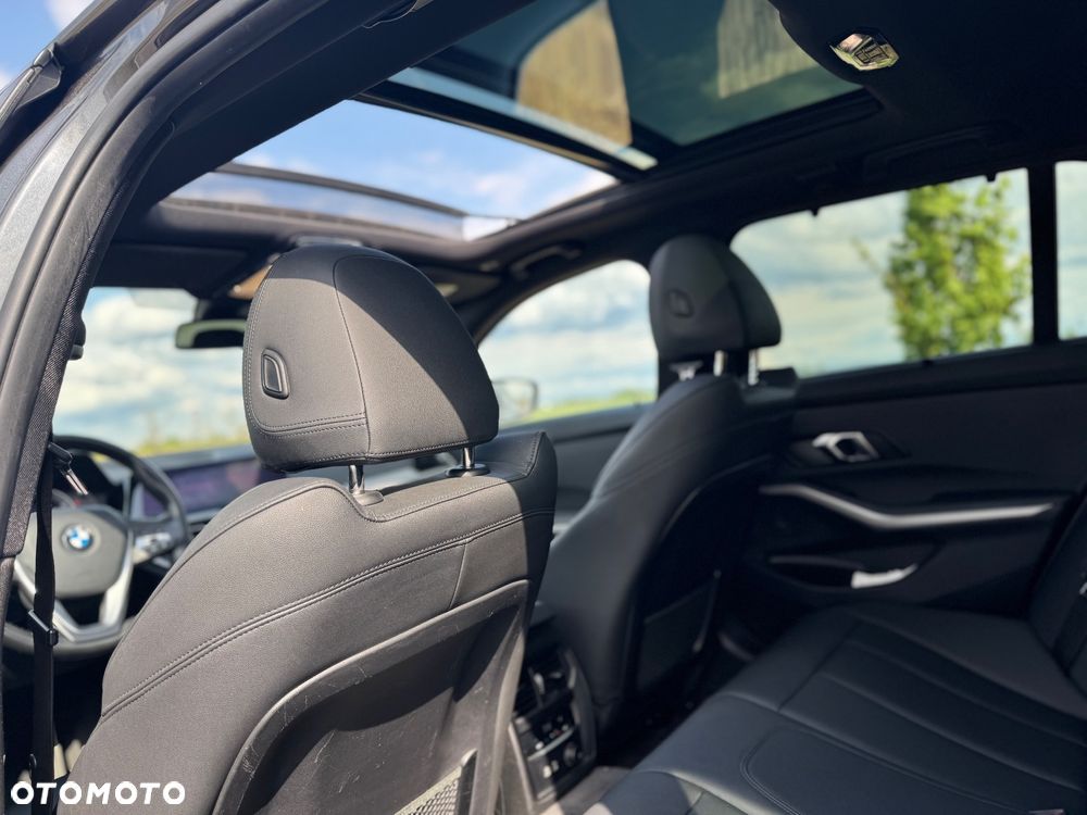 BMW Seria 3 318d Touring - 15
