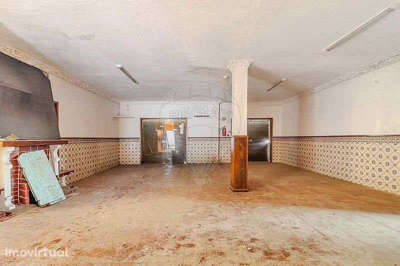 Moradia T3 enorme com armazéns, salões. - Grande imagem: 3/11