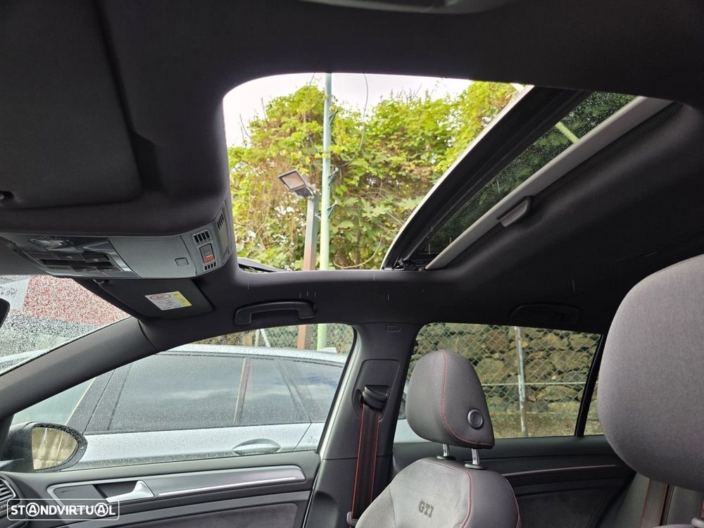 VW Golf 2.0 TSI GTi TCR DSG - 39