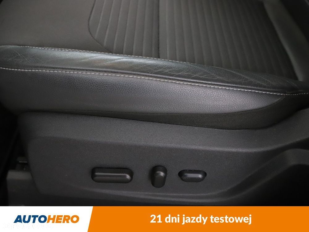 Ford Kuga - 30