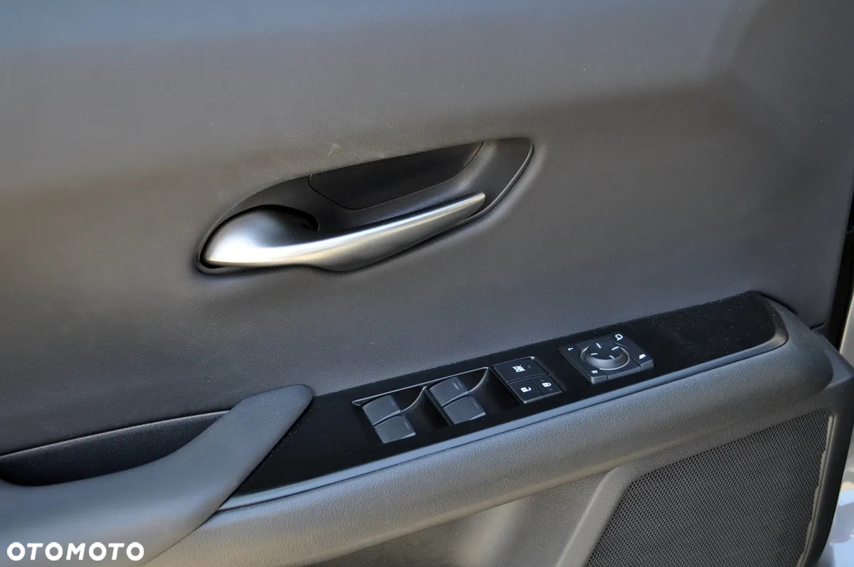 Lexus UX 250h GPF F Impression 2WD - 20