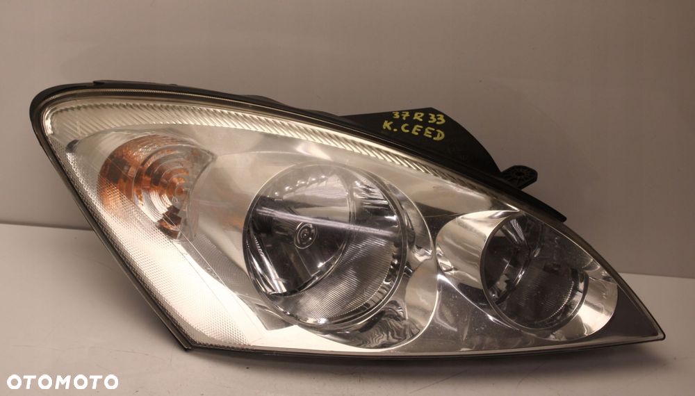 KIA CEED I 06R- REFLEKTOR LAMPA PRAWY PRZÓD PRAWA PRZEDNIA - 1