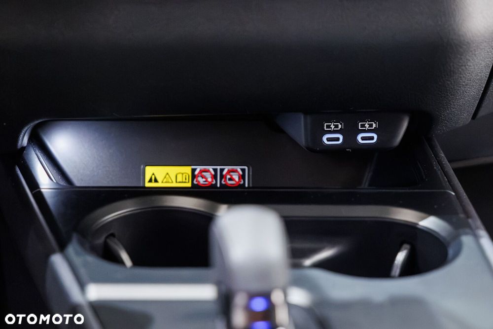 Lexus UX 300h F Sport Design - 24
