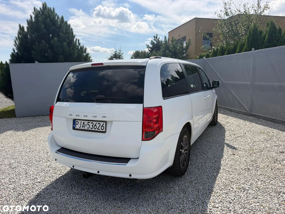 Dodge Caravan - 6
