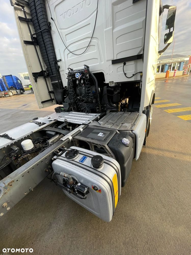 Volvo FH 460 Globetrotter z hydrauliką - 11