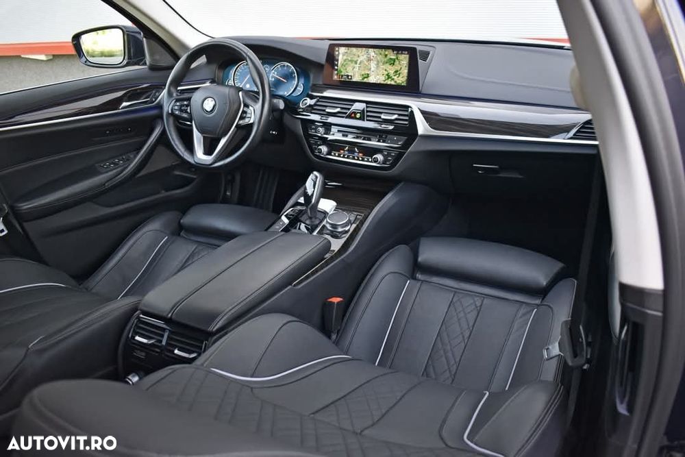 BMW Seria 5 540i Aut. Luxury Line - 12