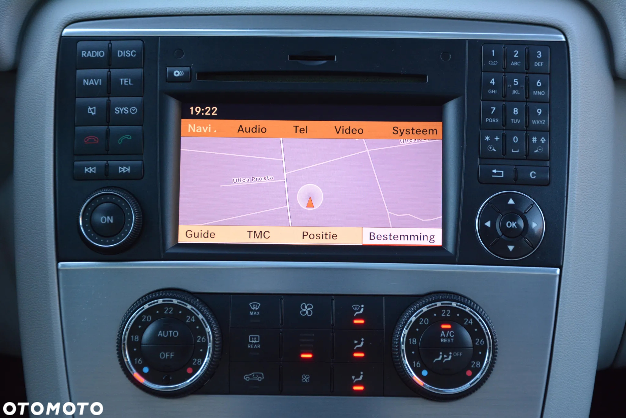 Mercedes-Benz Klasa R 300 CDI DPF BlueEFFICIENCY 7G-TRONIC - 38