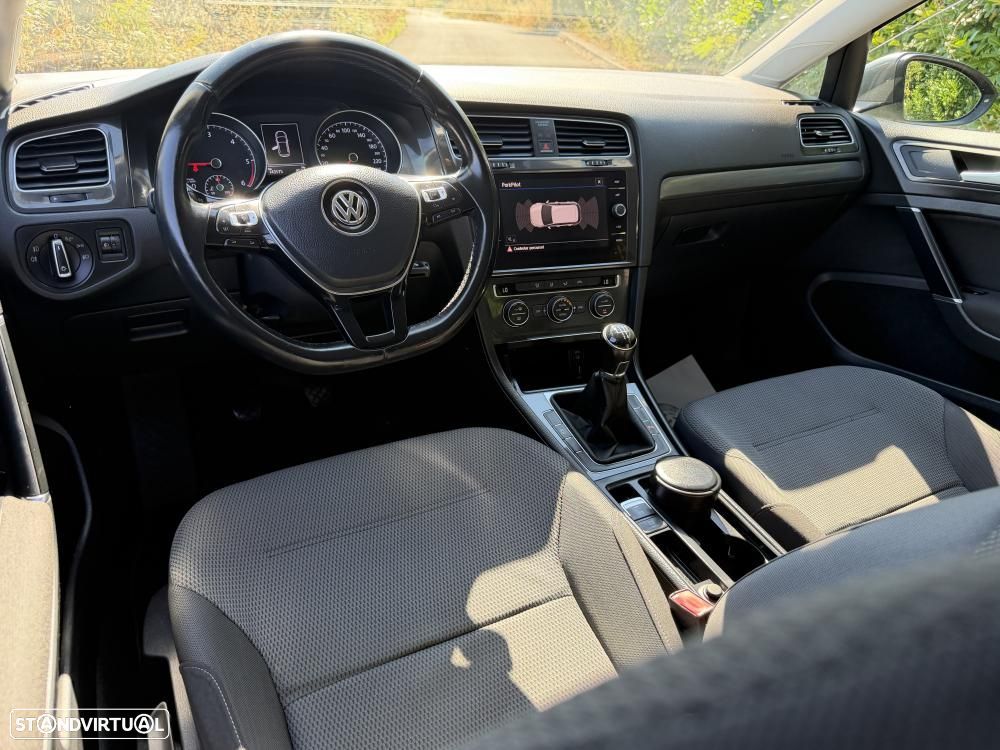 VW Golf 1.6 TDI Confortline - 23