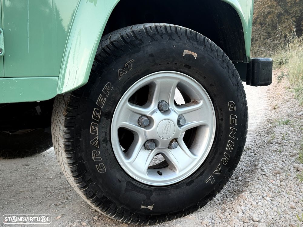 Land Rover Defender 90 2.4 CRD E - 8