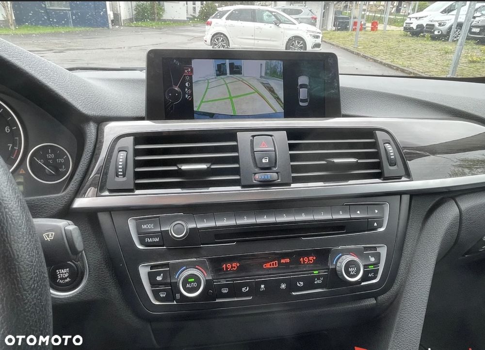 BMW Seria 3 328i xDrive - 9