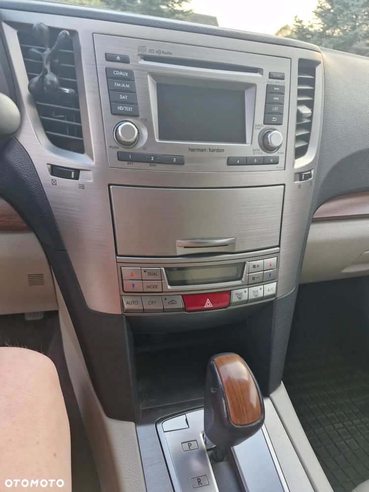 Subaru Legacy - 11