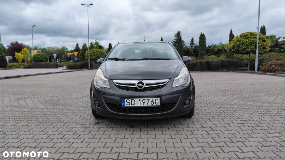 Opel Corsa 1.4 16V Cosmo - 2