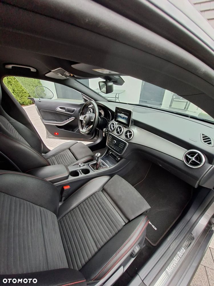 Mercedes-Benz CLA 200 Orange Art Edition - 22