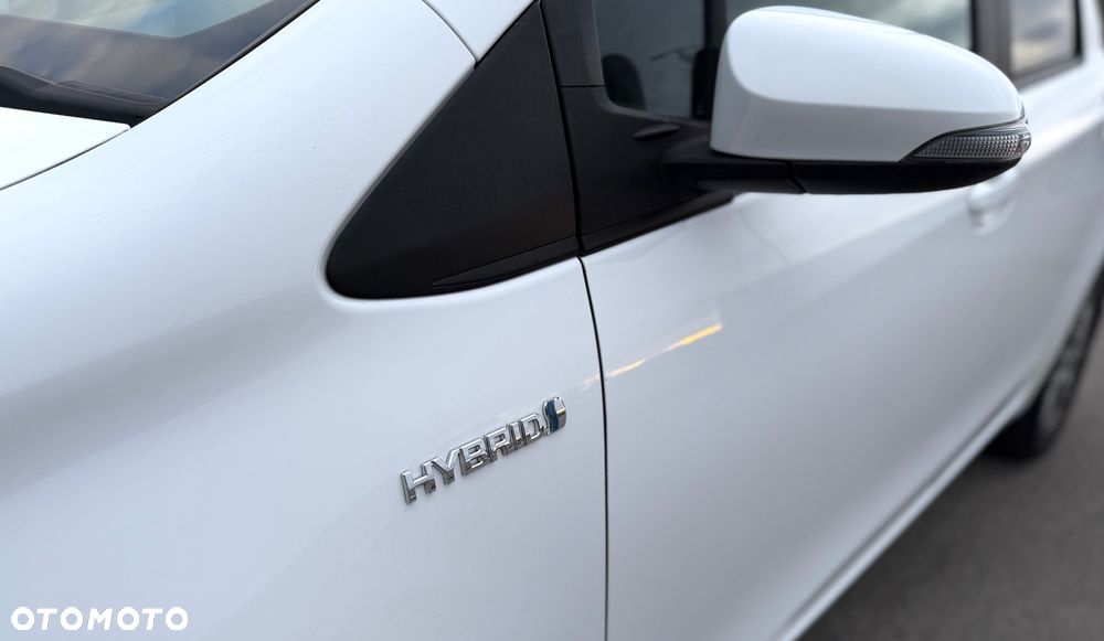 Toyota Yaris Hybrid 100 Premium - 18