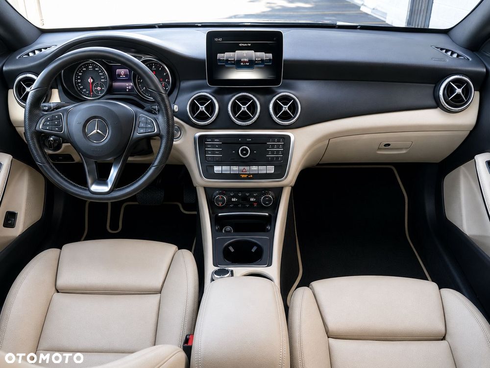 Mercedes-Benz CLA 250 4-Matic AMG Line - 19