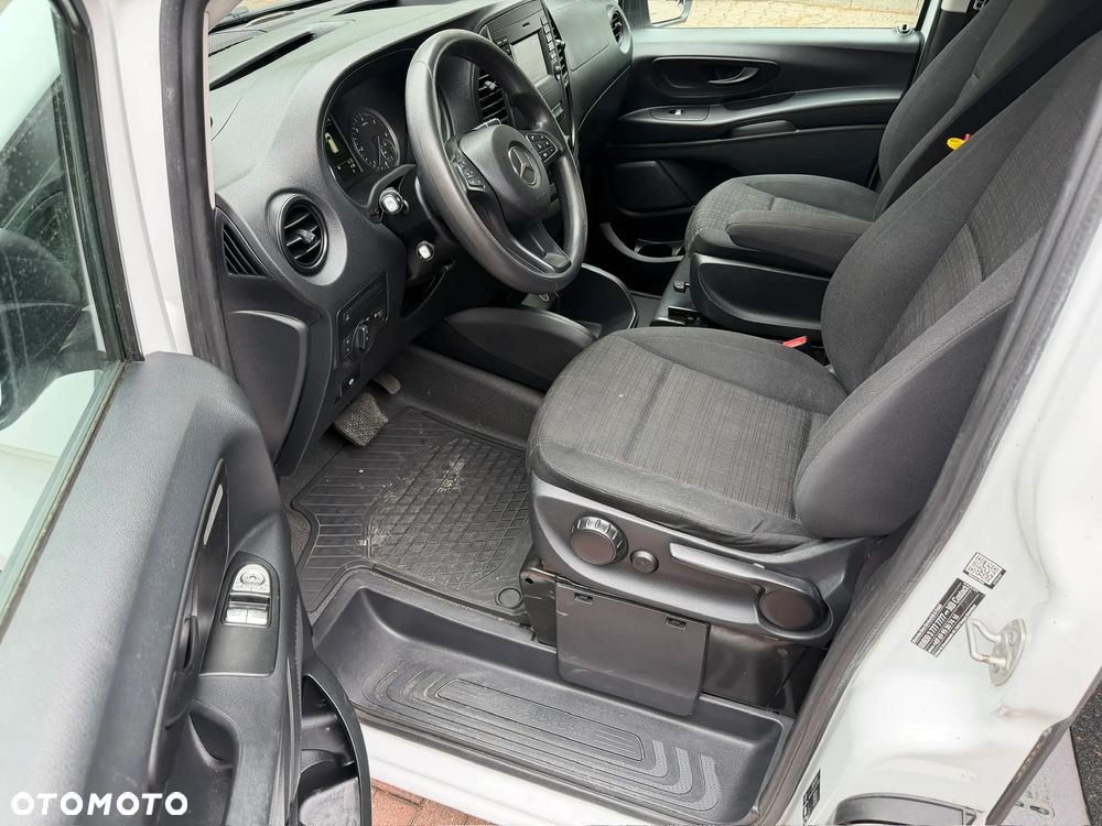 Mercedes-Benz Vito - 25