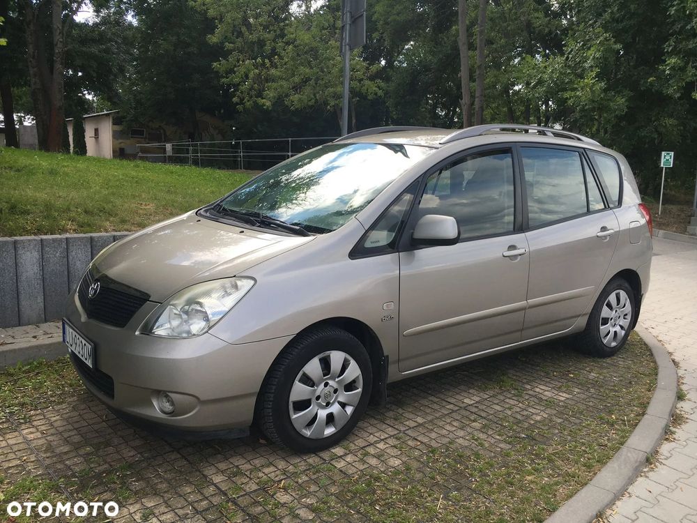 Toyota Corolla Verso 2.0 D-4D - 1