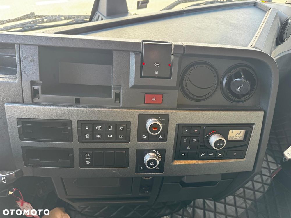 Renault T480 High Cab Xlow - 11