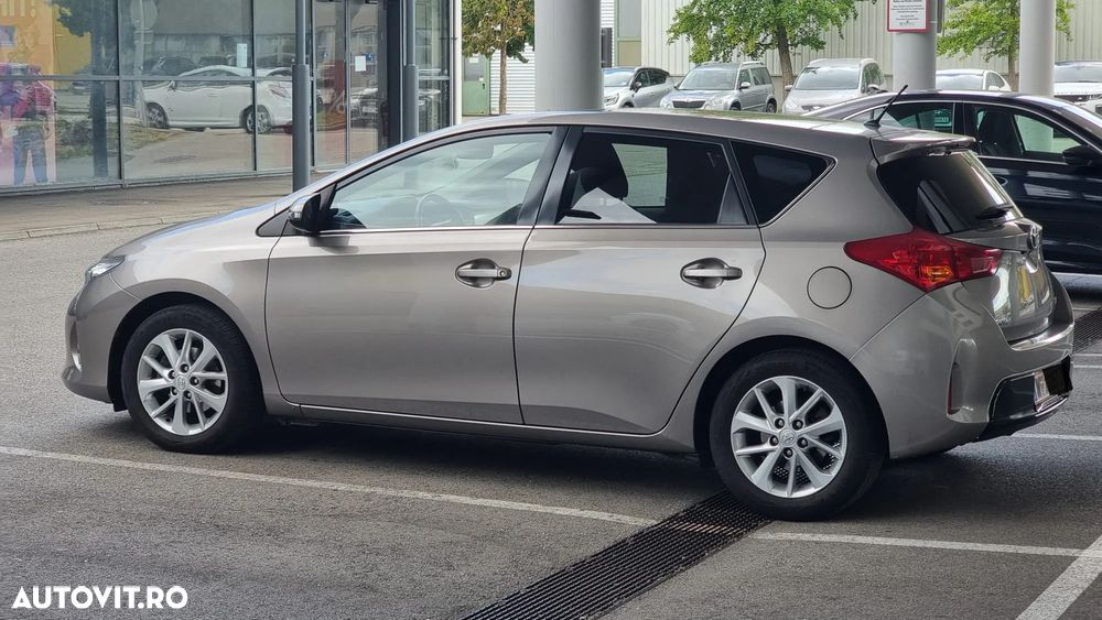 Toyota Auris 1.4 D-4D - 9