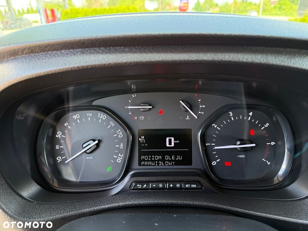 Citroën Jumpy Scudo Expert Proace Vivaro - 13