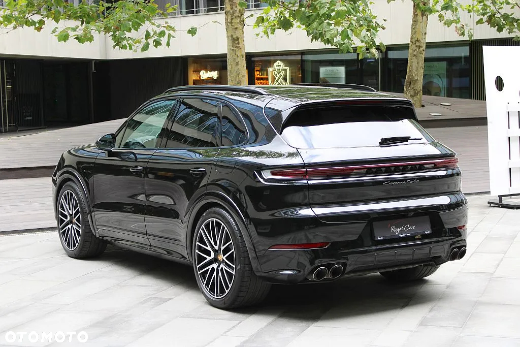 Porsche Cayenne Turbo E-Hybrid PHEV - 3
