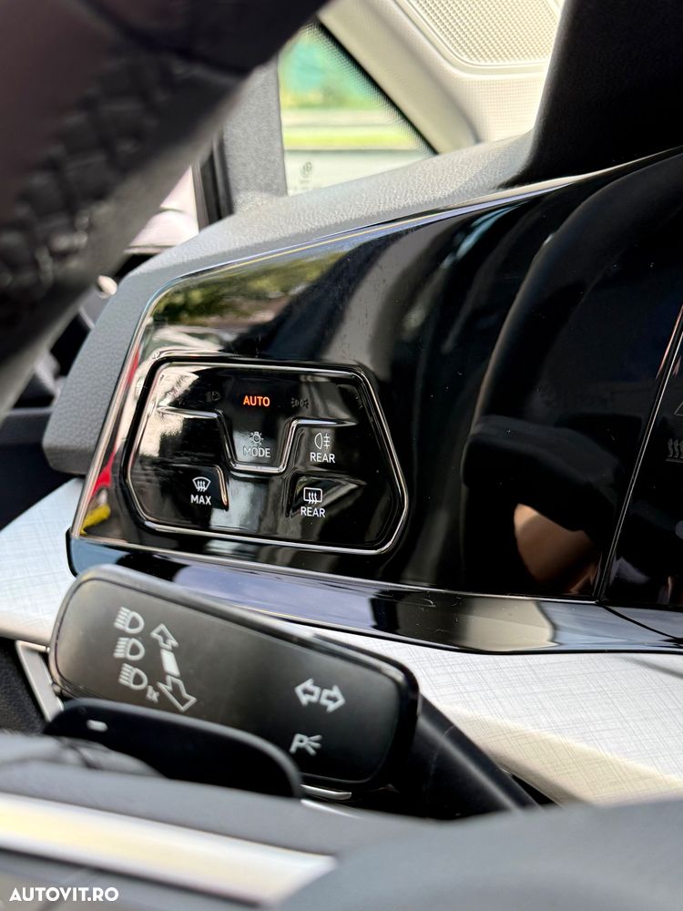 Volkswagen Golf 2.0 TDI DSG Life - 15