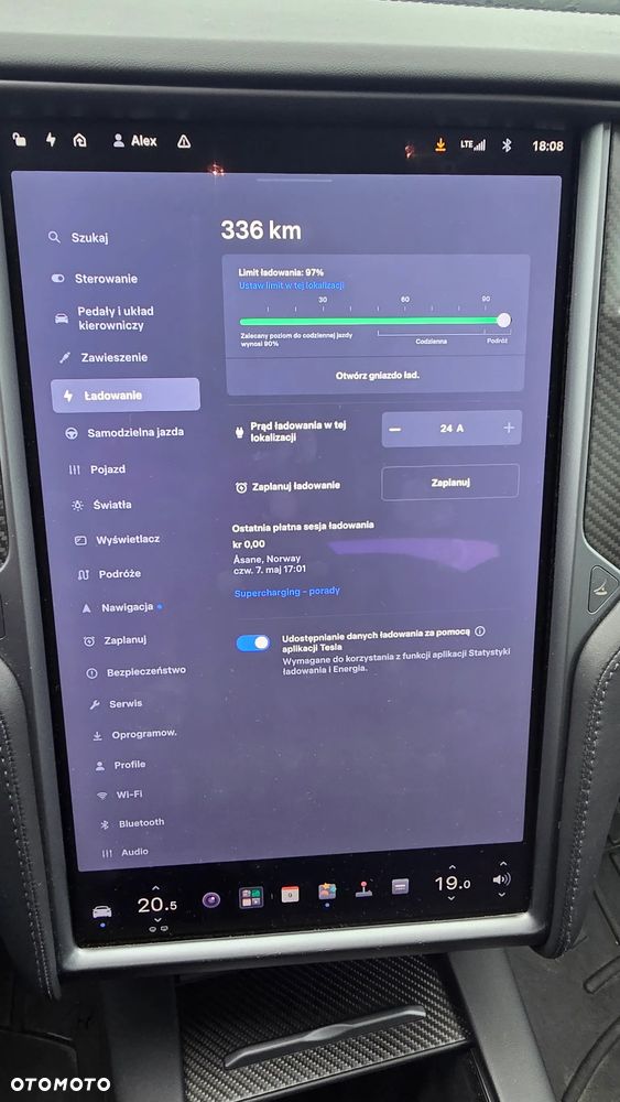 Tesla Model S - 24