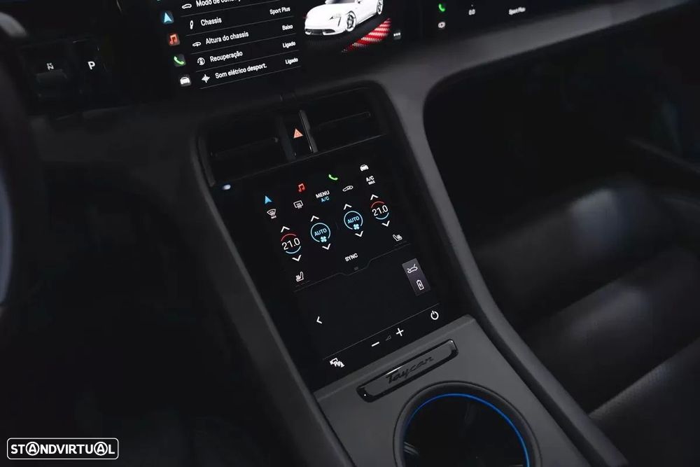 Porsche Taycan 4S - 33