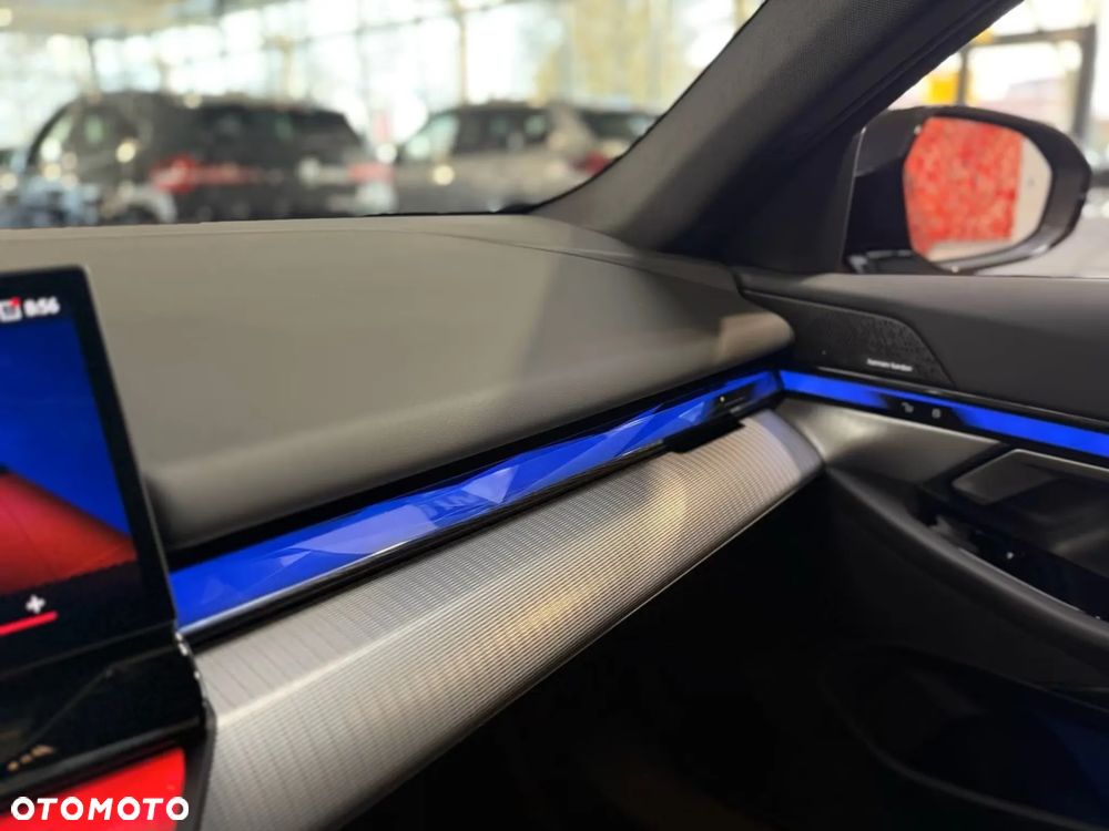 BMW Seria 5 540d xDrive mHEV M Sport - 14