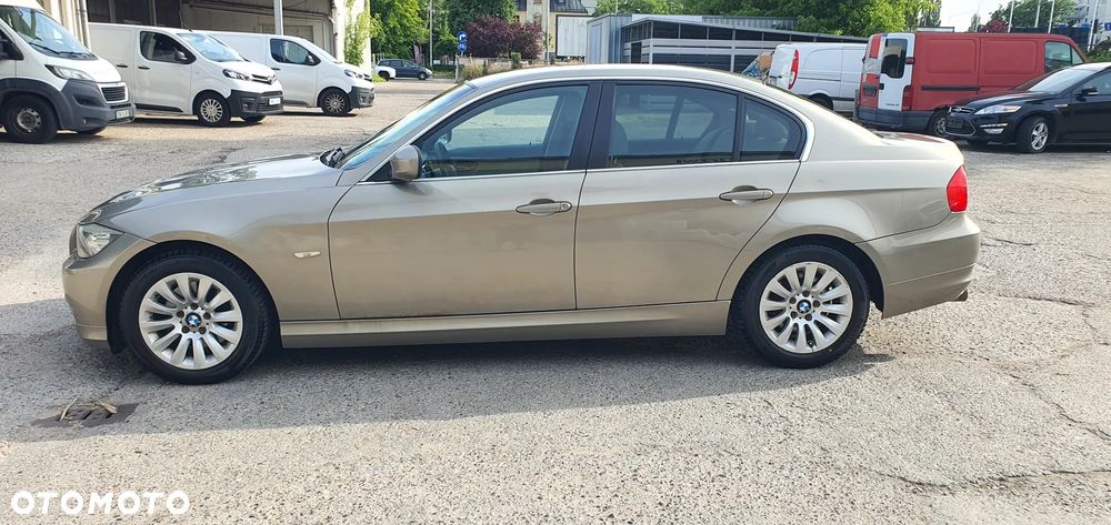 BMW Seria 3 325i Edition Exclusive - 28