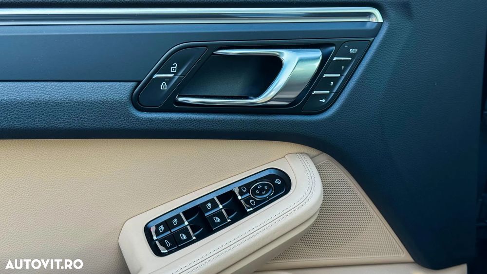 Porsche Macan - 22