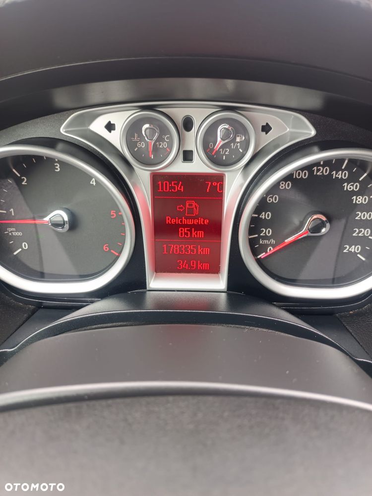 Ford Kuga - 9