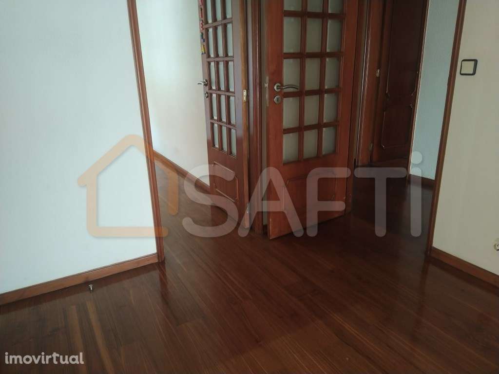 Bonita moradia em Nogueira - Grande imagem: 2/44