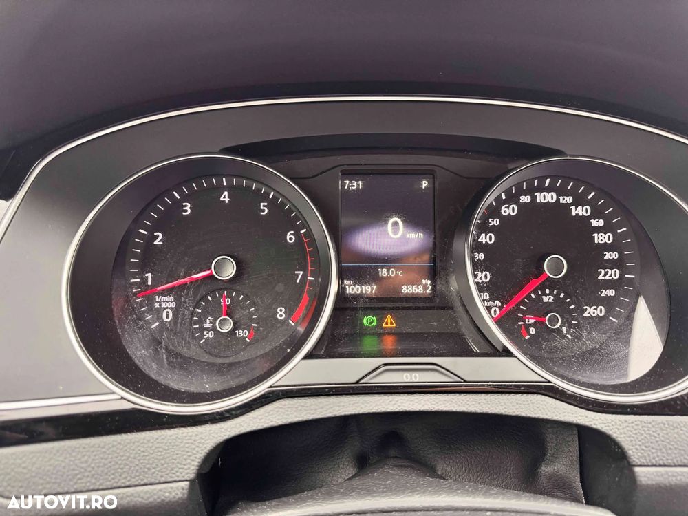 Volkswagen Passat - 12