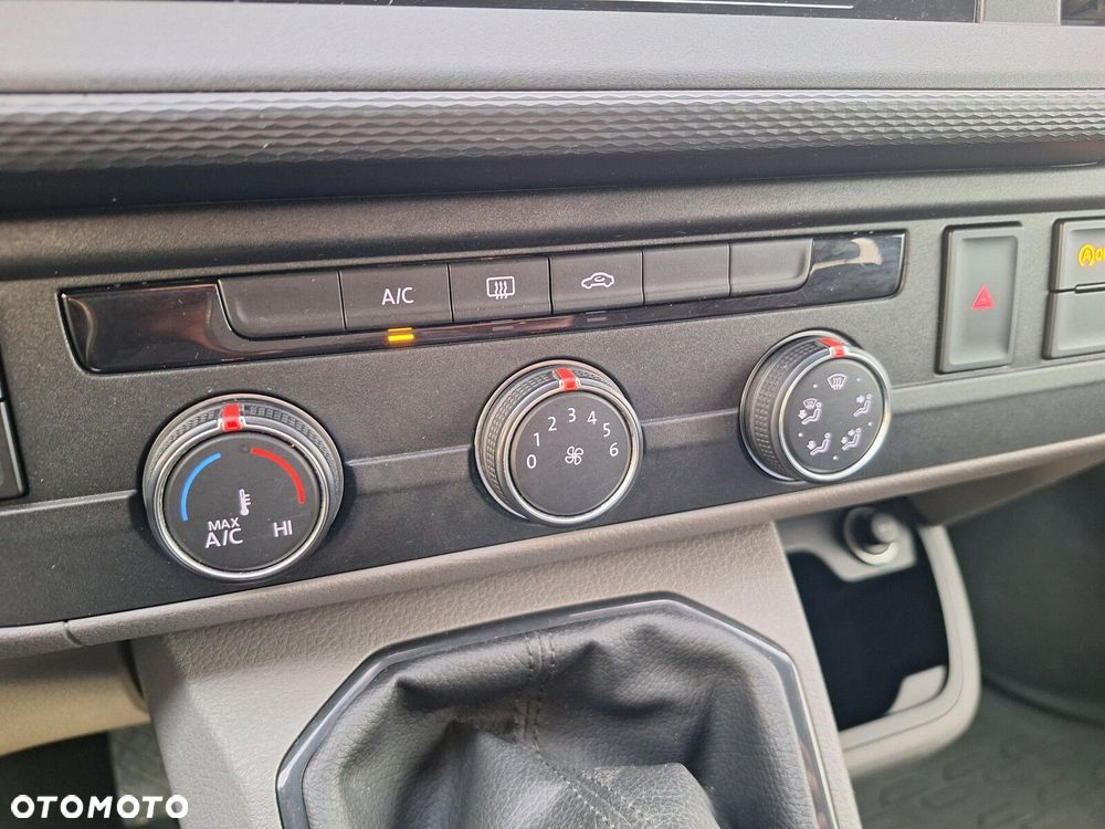 Volkswagen Transporter L2H1 Plus Trendline - 24