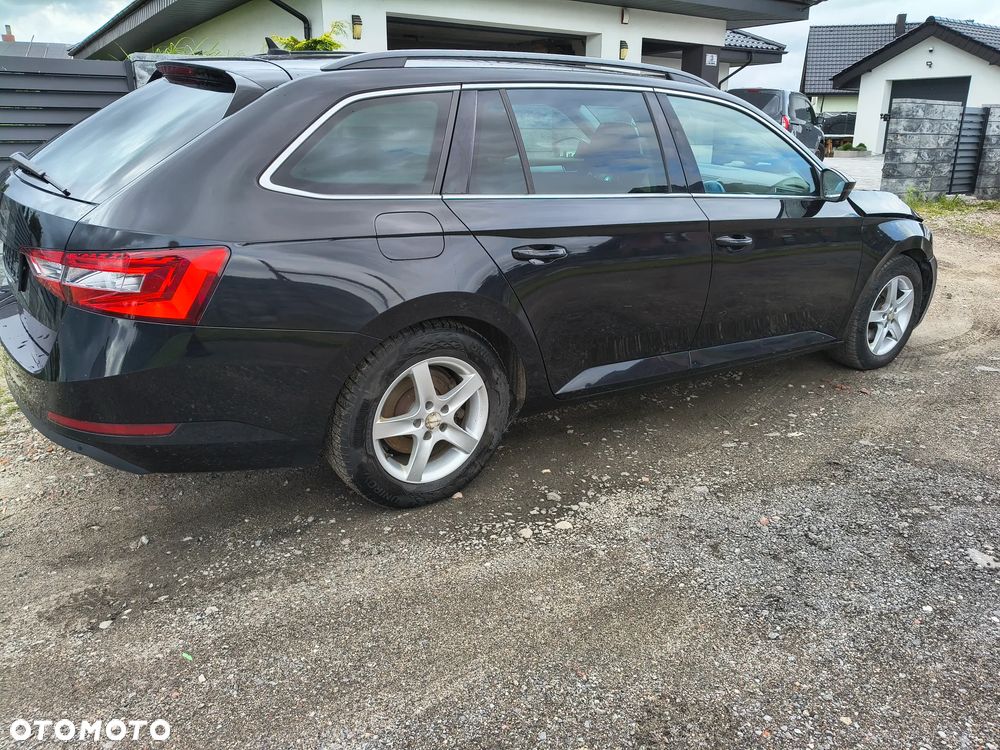 Skoda Superb 1.6 TDI Ambition - 21